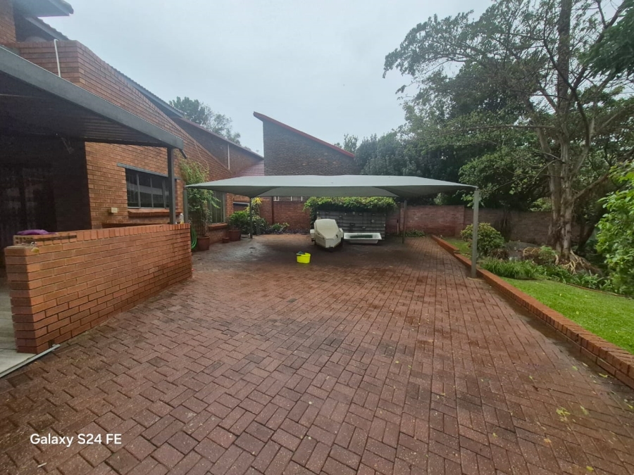 4 Bedroom Property for Sale in Safari Gardens North West